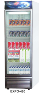 display-cooler-untuk-memajang-minuman-di-minimarket
